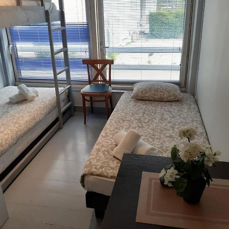 Apparthotel AREA, Studios avec salle de bain et kitchenette Privées, OU, chambres avec salles bain et cuisines communes Persan Esterno foto