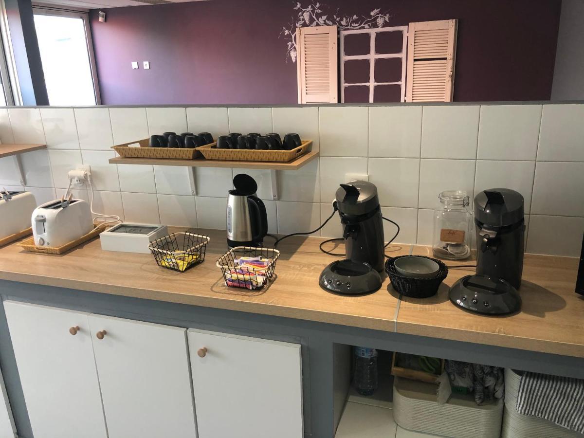 Apparthotel AREA, Studios avec salle de bain et kitchenette Privées, OU, chambres avec salles bain et cuisines communes Persan Esterno foto