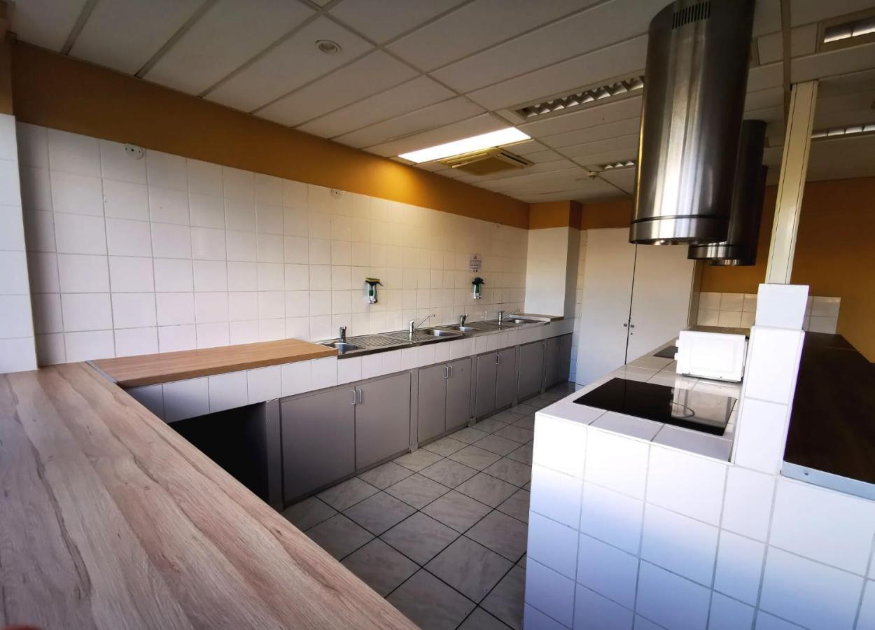 Apparthotel AREA, Studios avec salle de bain et kitchenette Privées, OU, chambres avec salles bain et cuisines communes Persan Esterno foto