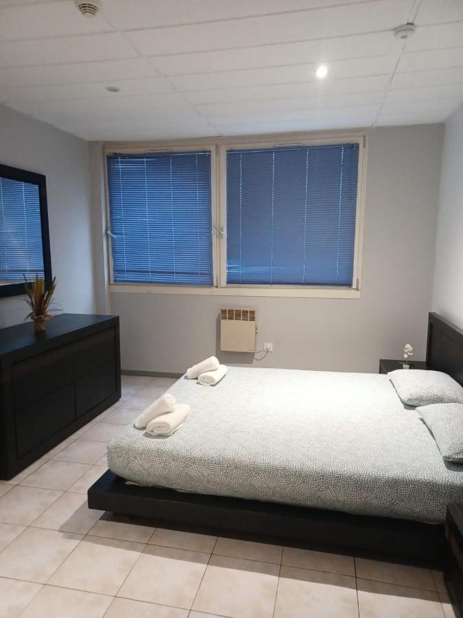 Apparthotel AREA, Studios avec salle de bain et kitchenette Privées, OU, chambres avec salles bain et cuisines communes Persan Esterno foto