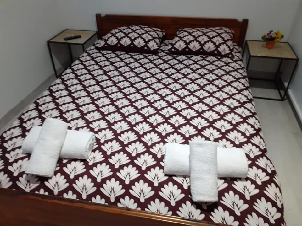 Apparthotel AREA, Studios avec salle de bain et kitchenette Privées, OU, chambres avec salles bain et cuisines communes Persan Esterno foto